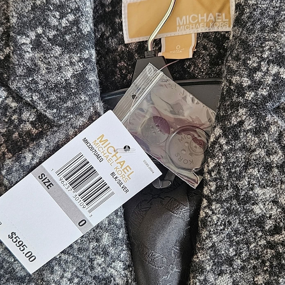 Michaels Women's Black and Gray Blazer